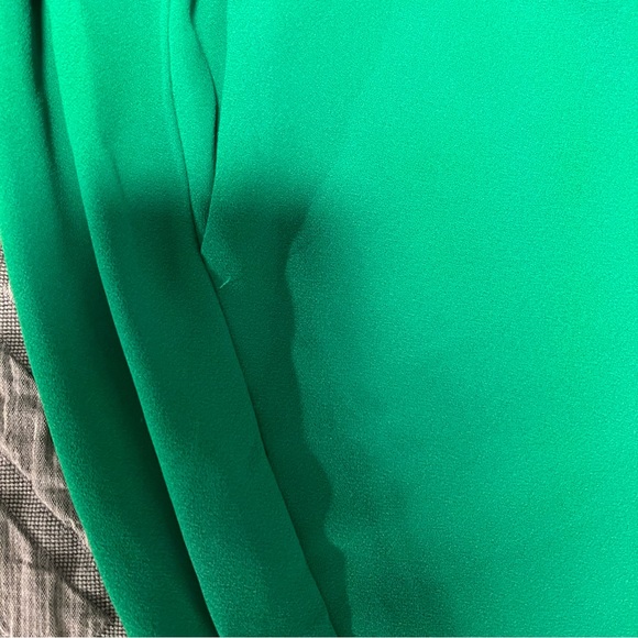 Women’s Green Riley & Rae Capri Pants - Picture 3 of 16